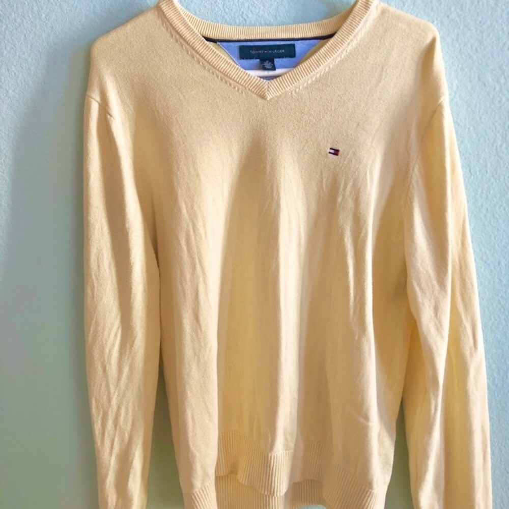 vintage pale yellow tommy sweater!